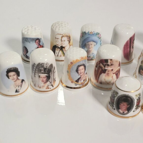 Set of 20 Royal Memorabilia Porcelain Thimbles Queen Elizabeth II, Dianna + - Picture 1 of 14